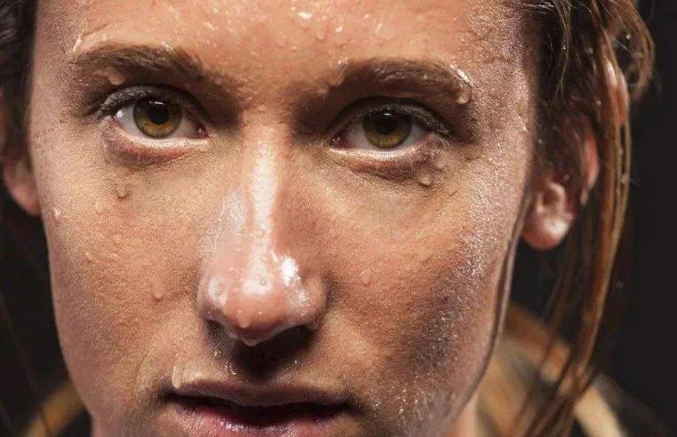 丹麦足球运动员心脏骤停,丹麦球员晕厥