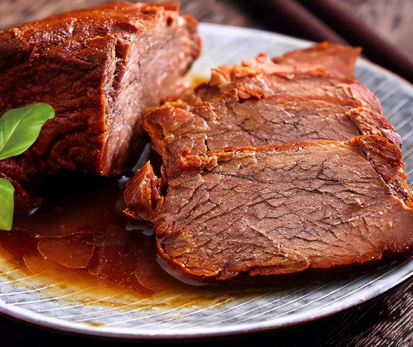 卤牛肉家常做法20斤牛肉放多少盐,卤牛肉怎样卤出来的牛肉鲜嫩好吃