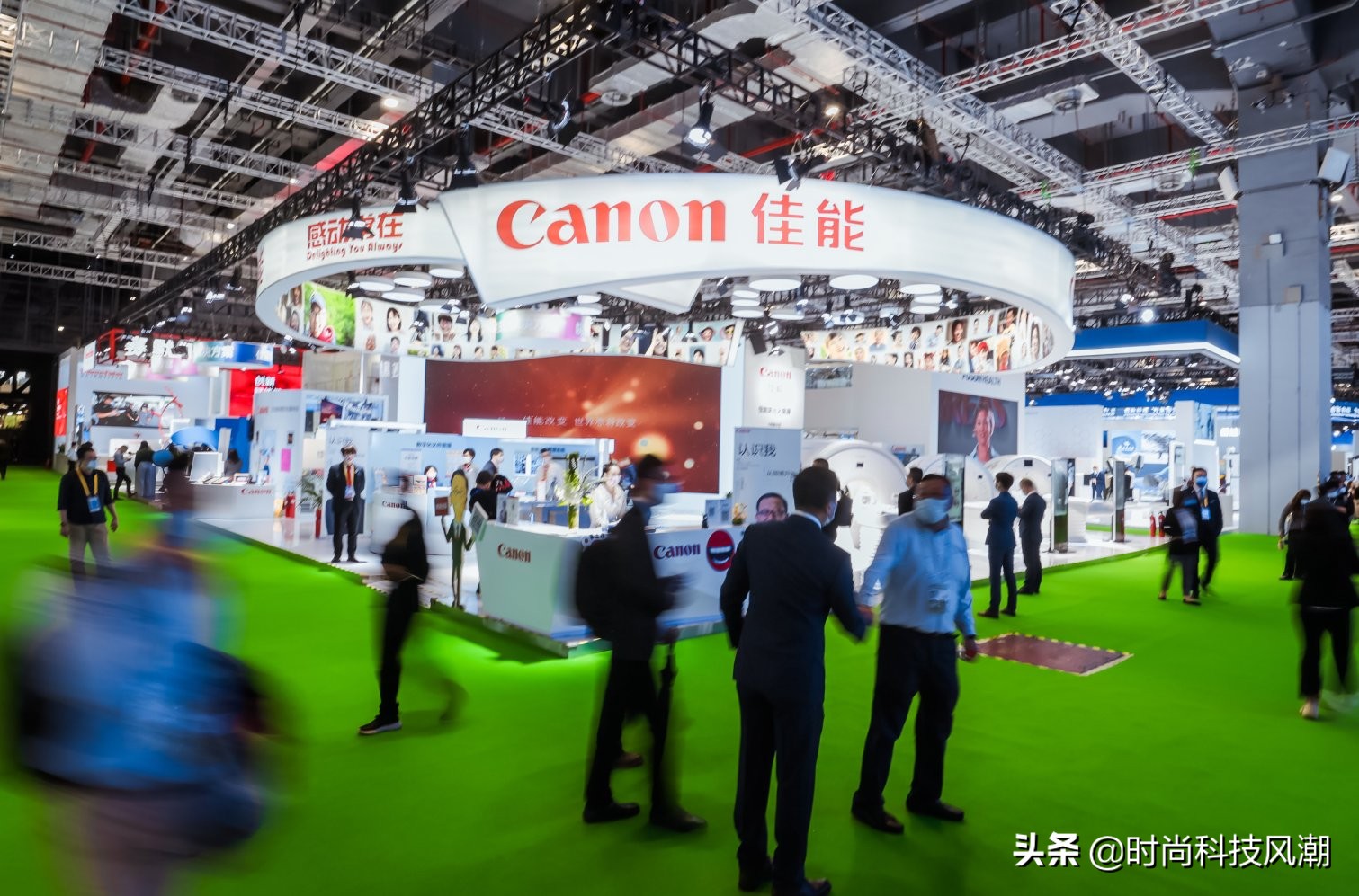 进博会元老佳能秀出医疗肌肉为镇馆之宝“大笑”吧