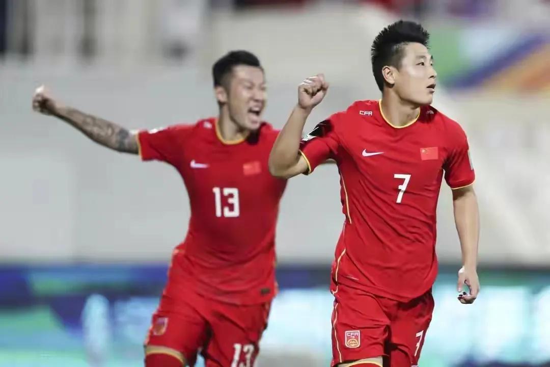 李铁怼记者全过程,李铁新闻发布会怼领队