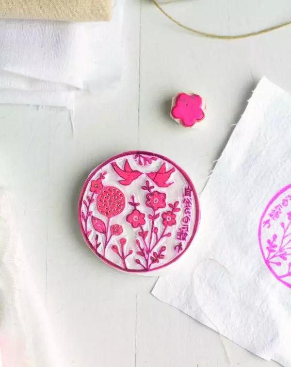 一块钱的可塑橡皮咋做,拿普通橡皮刻印章