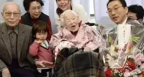 广岛长崎被原子弹轰炸还能住人吗,广岛被原子弹轰炸过的现状