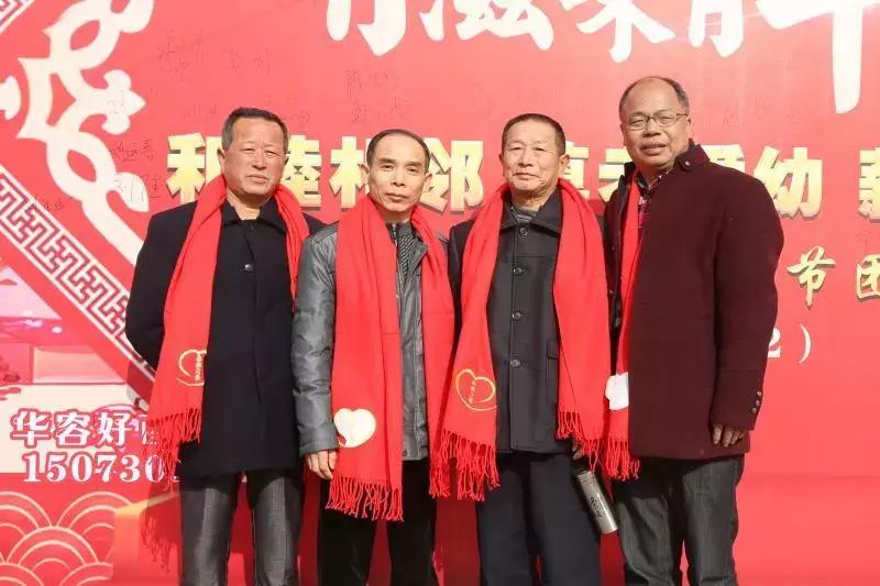 我筹备了村里有史以来第一场春节团拜会，连记者都吸引来了