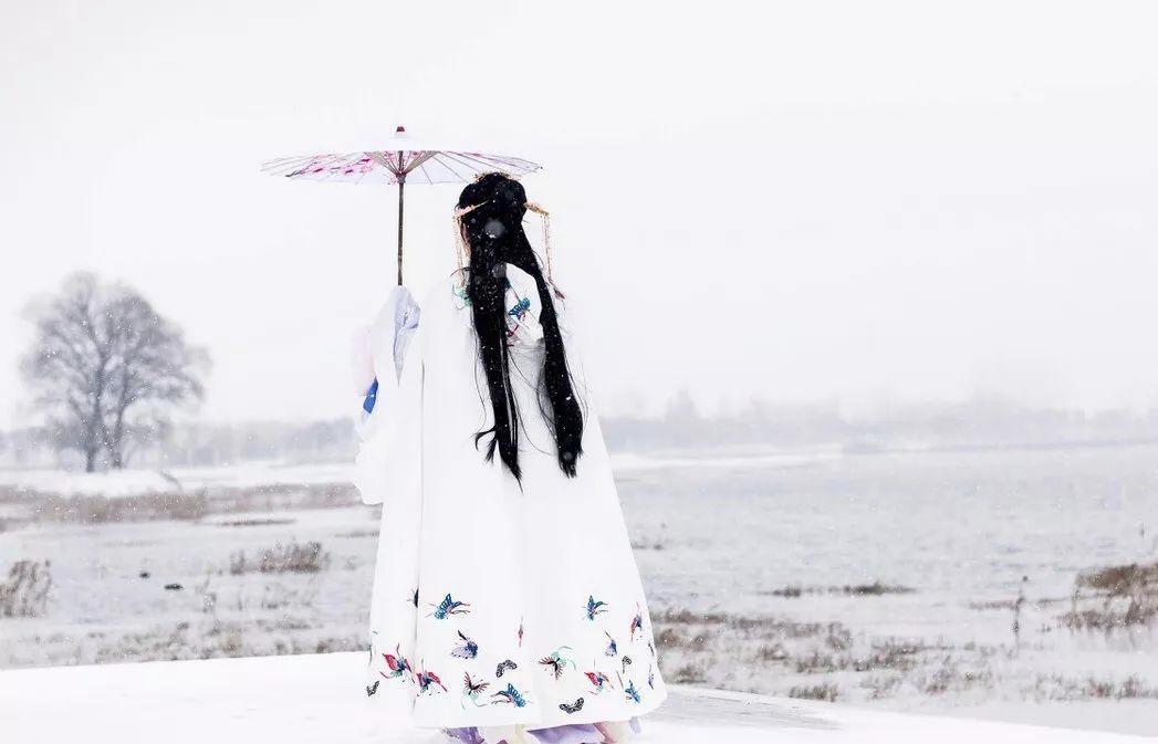 阿里*牙虎**上线「古桃」「花夏」,汉服出圈成下一个「毒」？