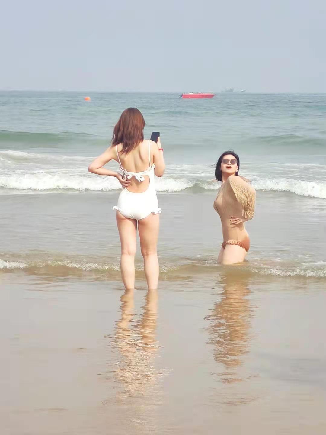 青岛金沙滩——亚洲第一滩，夏天人气火爆，美女扎堆，超级震撼