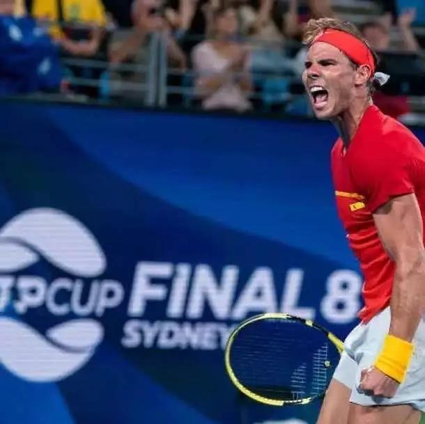 打网球比赛的变化和感受,对于我们来说打网球很有乐趣