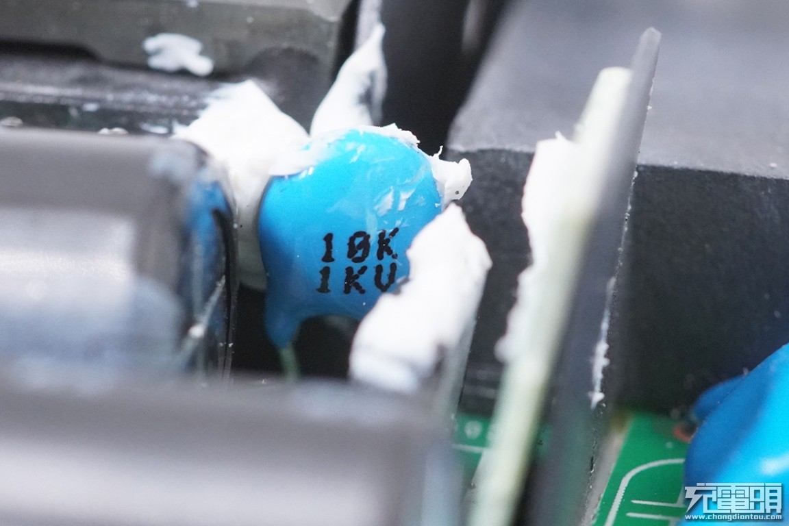 三星25wpd快充怎么拆解,三星25w充电器ta800