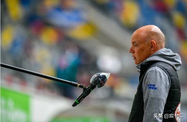 德甲进球静止庆祝,德甲重启观众席