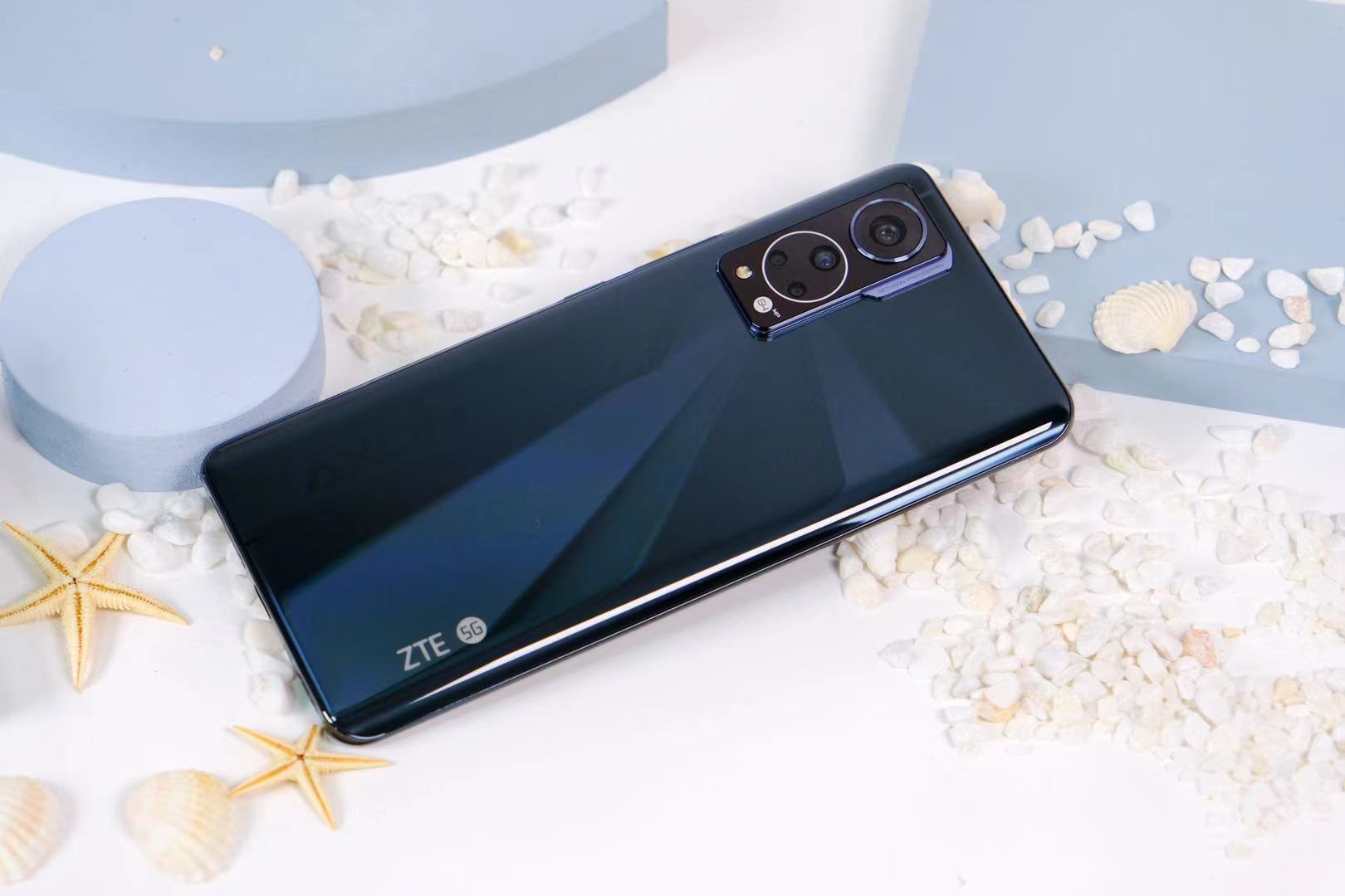 中兴axon305g评测,中兴axon305g屏下版值得买吗