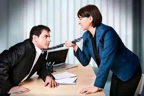 单位副职受到正职排挤打压怎么办,在单位受领导排挤打压怎么举报