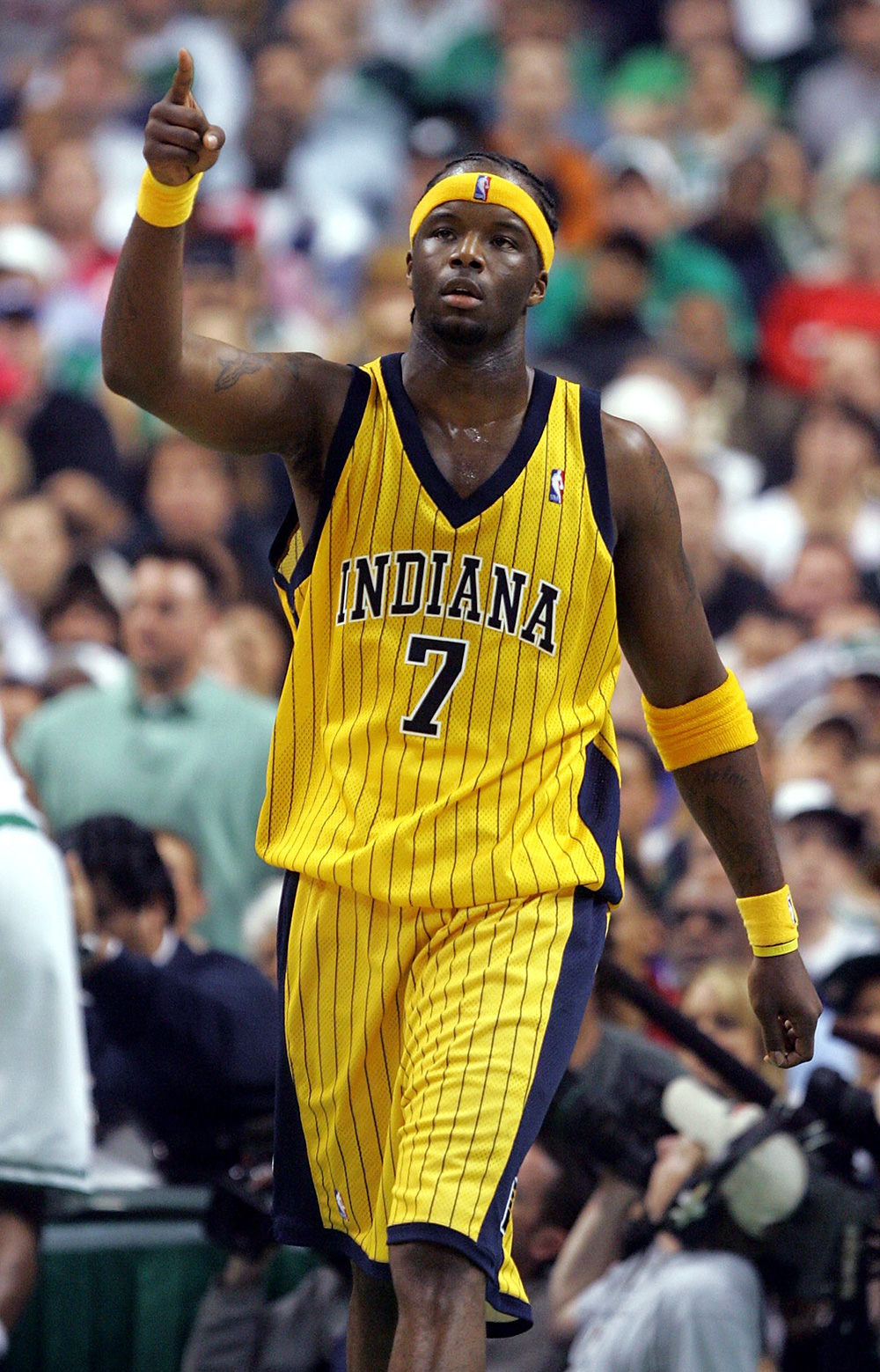 和姚明同年进入名人堂的两个人,不同年份入选名人堂的球员