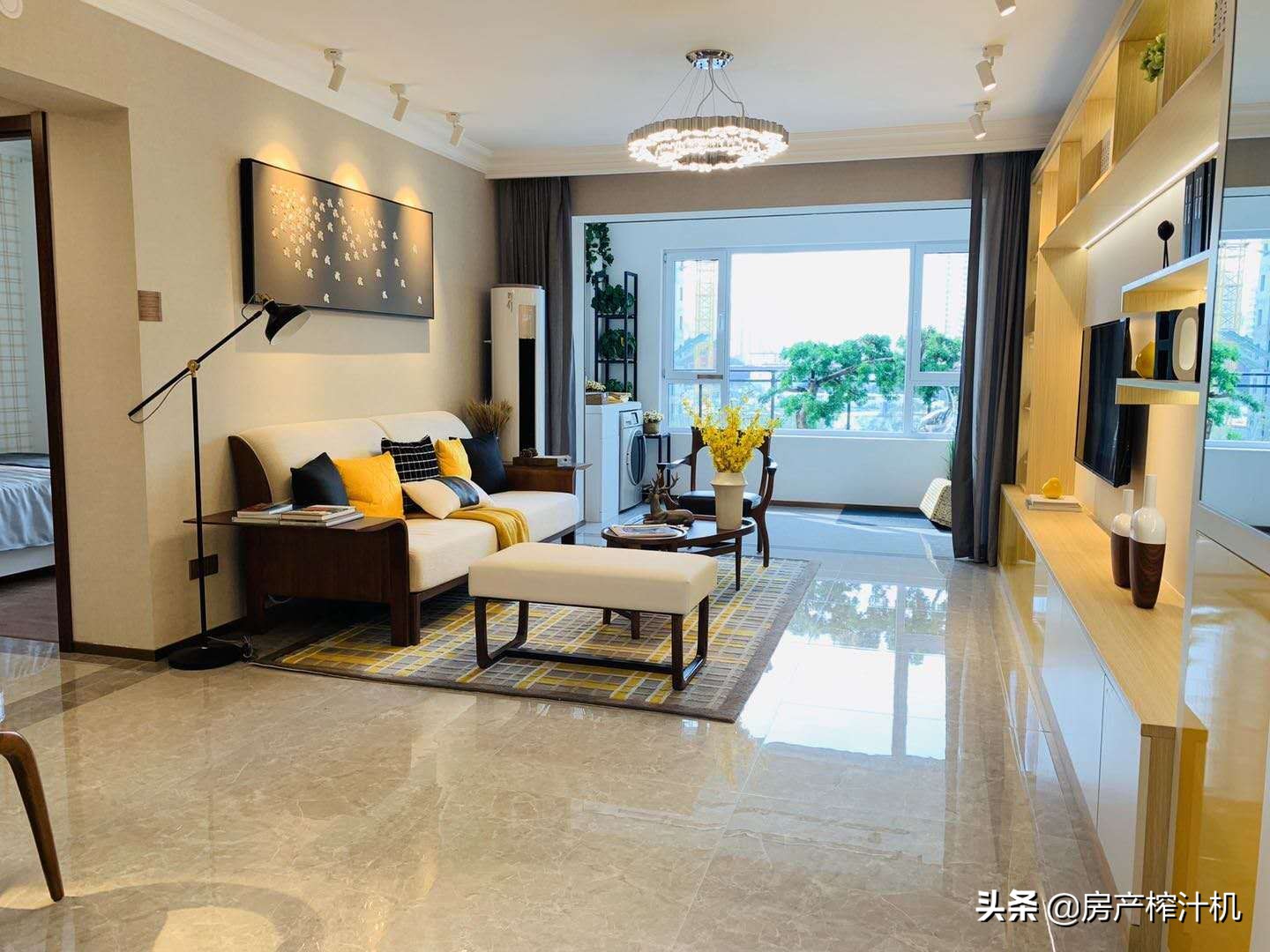 精装修跟毛坯自己装修哪个划算,精装修和毛坯房价钱一样选哪个