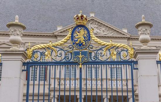 鐨囧鐨勫ア鍗庝笌灏婅吹,涓栫晫鐨囧寰$敤娓呭崟