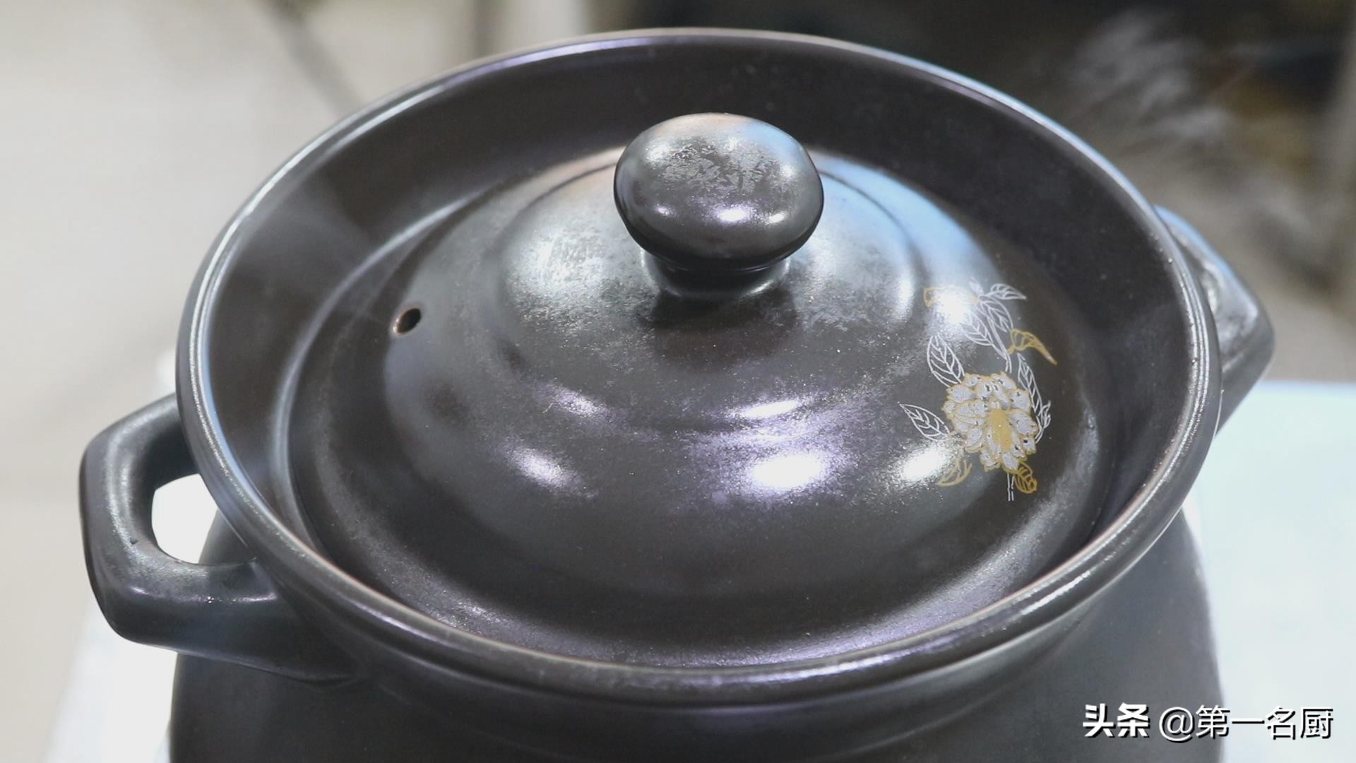 老鸭汤自己在家炖怎么才好吃,广东人夏天老鸭汤怎么炖好喝最好