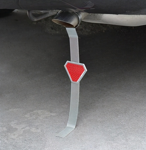 车主注意千万别在车内放它,私家车开车走高速注意事项