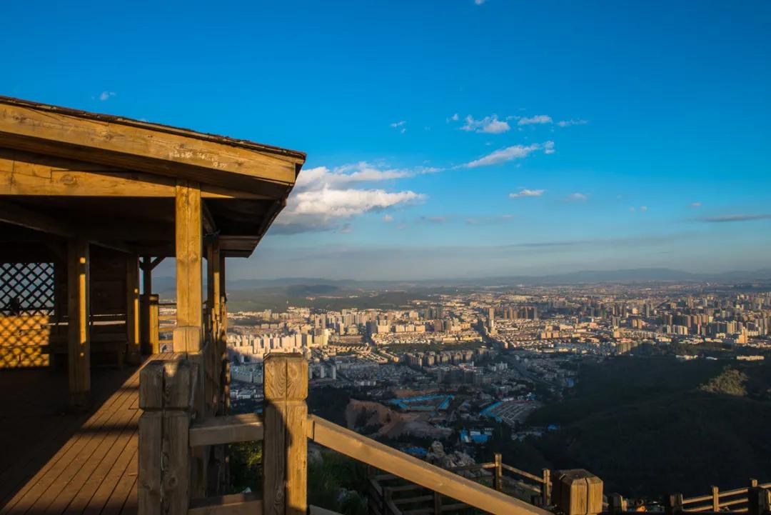 青岛旅游往返机票价格,青岛机票和住宿自由行