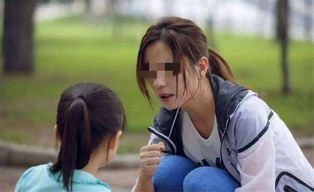 如何管教不听话顶嘴的孩子,怎么引导叛逆期孩子的顶嘴问题