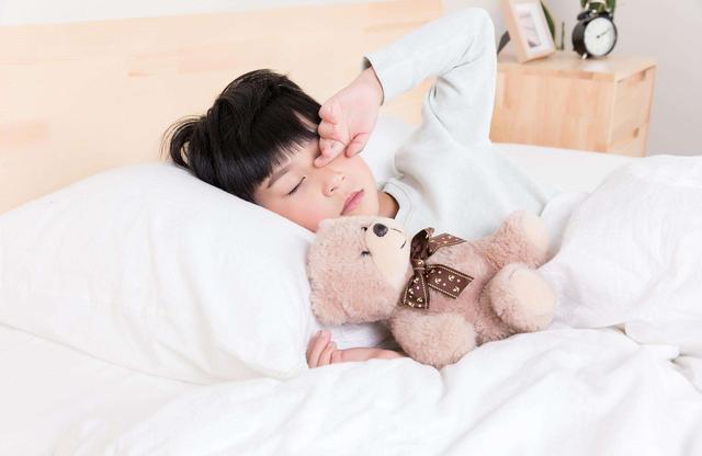 一个月的宝宝不爱睡觉是什么原因,小宝宝不爱睡觉是什么原因