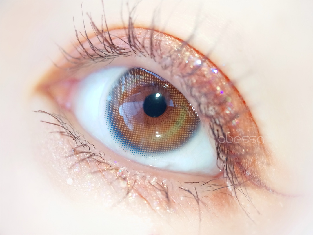 摘美瞳的技巧新手用手,新手选美瞳的注意事项