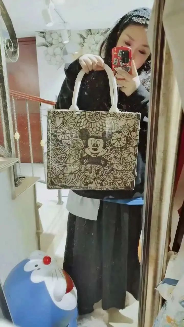 木制工艺品获央视点赞、手制包秒杀爱马仕、螳螂车羡煞万人……