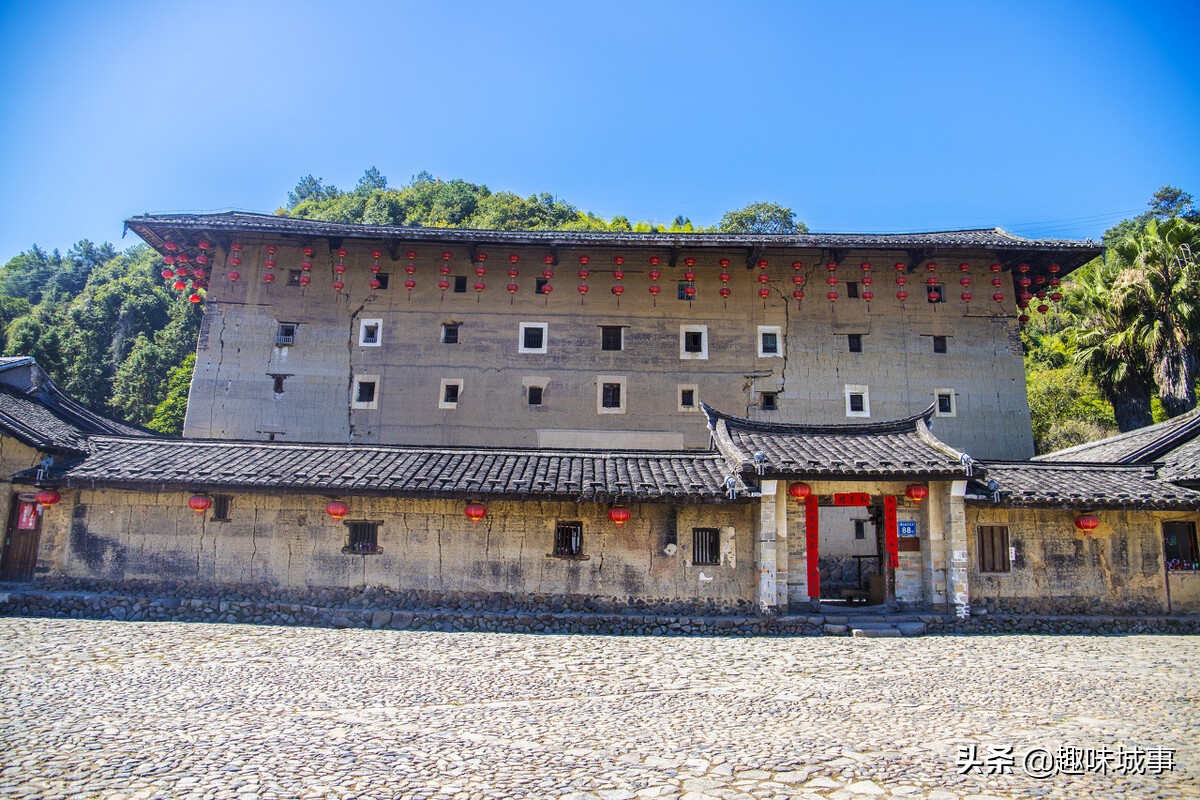 南靖土楼光看四菜一汤不过瘾，沼泽地上的最高土楼，堪称风水宝地