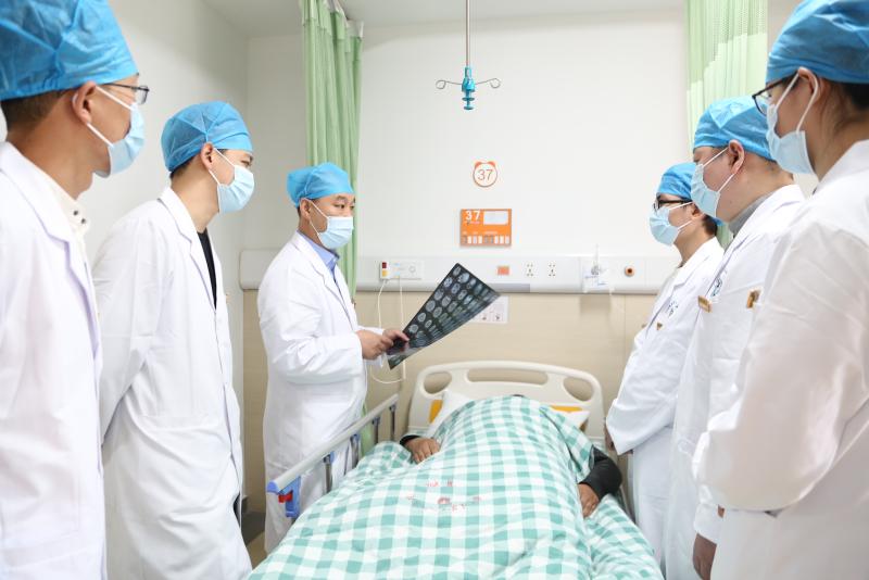 脑溢血抢救过了后一直昏迷不醒,脑出血抢救后突然死亡