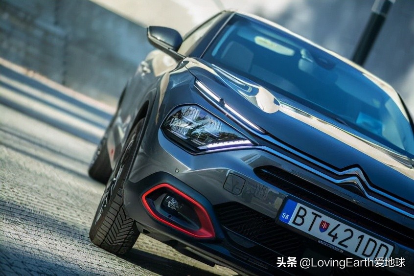 雪铁龙云逸c4试驾视频,法国车的特点