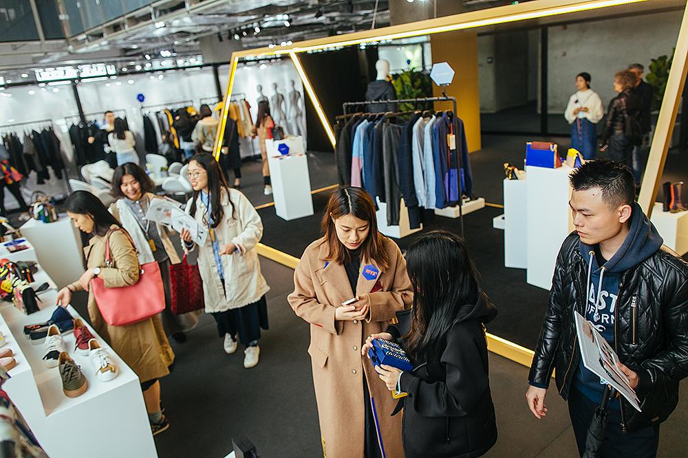 大牌在唯品会还是在天猫旗舰店买,大牌特卖只有唯品会吗