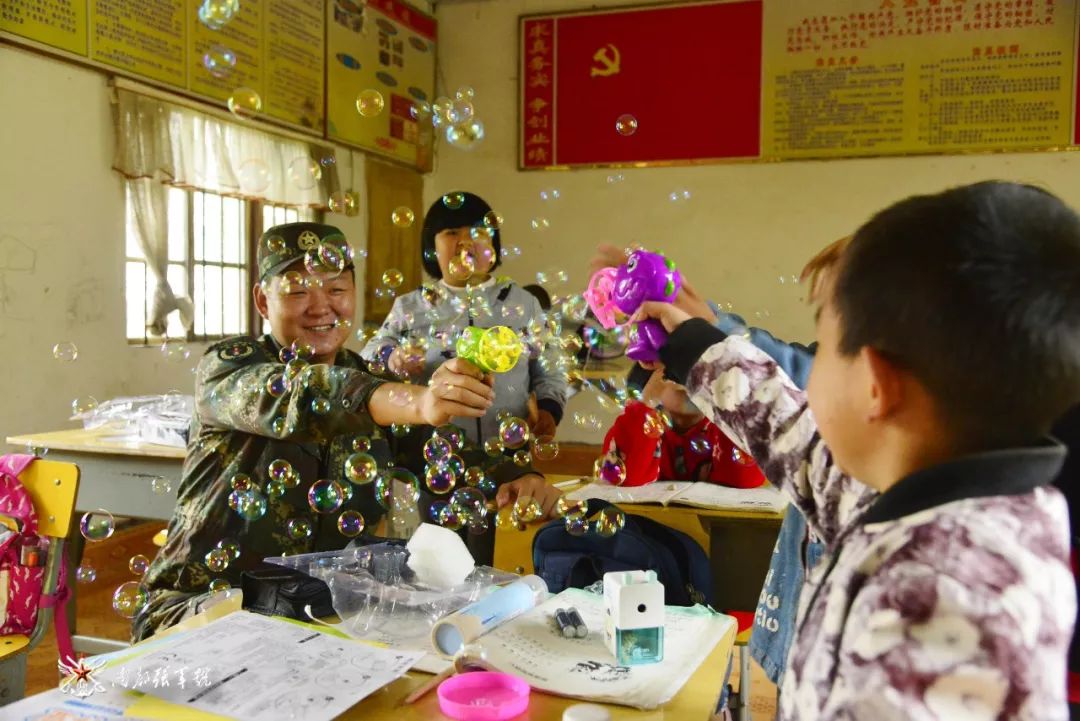 贫困山区学校爱心公益,只有七个学生的乡村学校