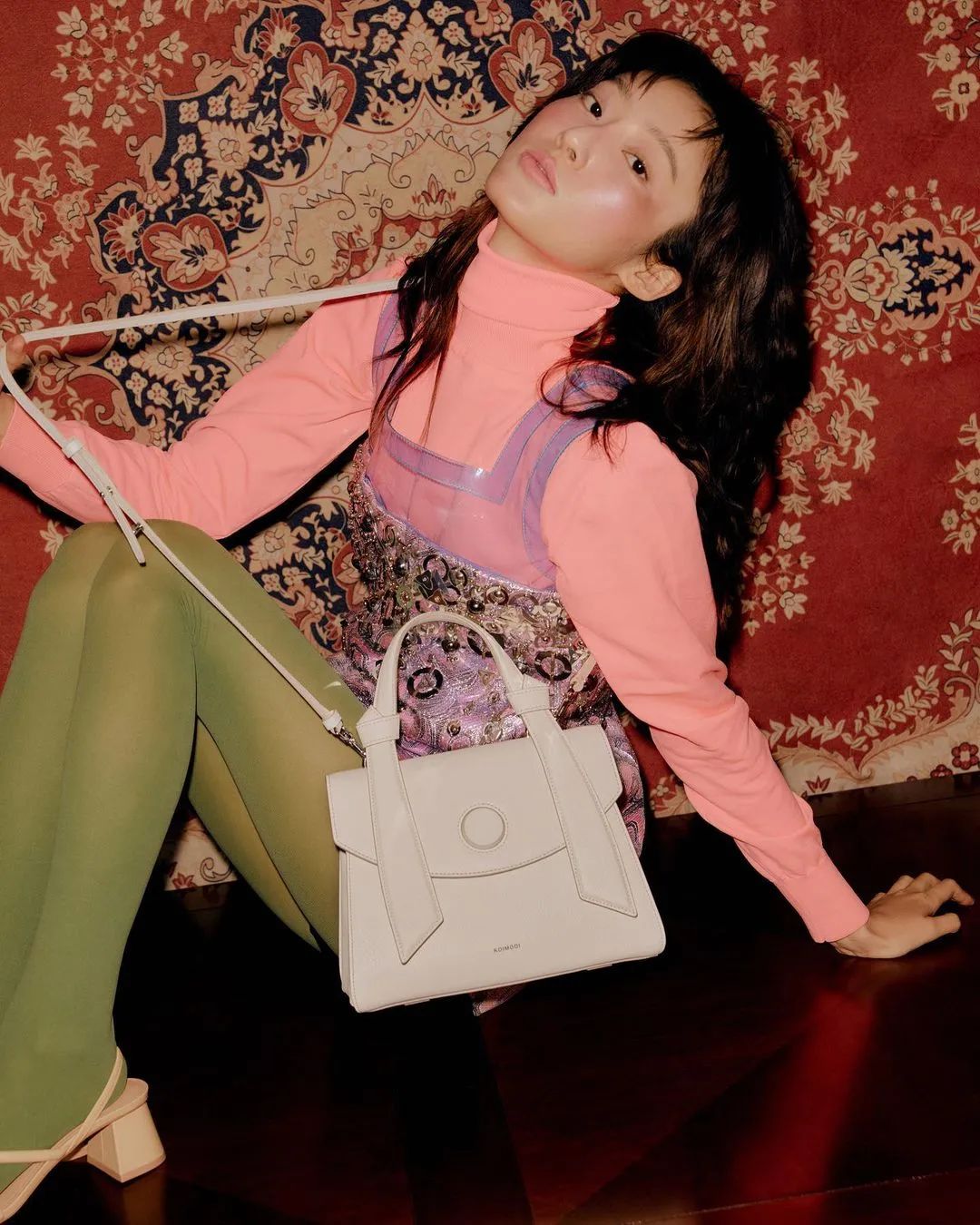 王嘉尔炸裂现场宣美 (王嘉尔宣美最新视频)