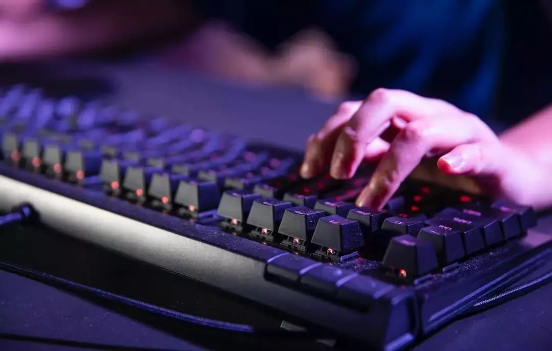 又一韩国明星自杀!揭开韩娱光鲜亮丽下的黑暗内幕