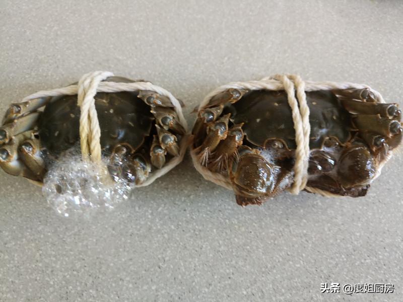 教你挑选大闸蟹六大诀窍,大闸蟹究竟怎么吃才能一点不浪费