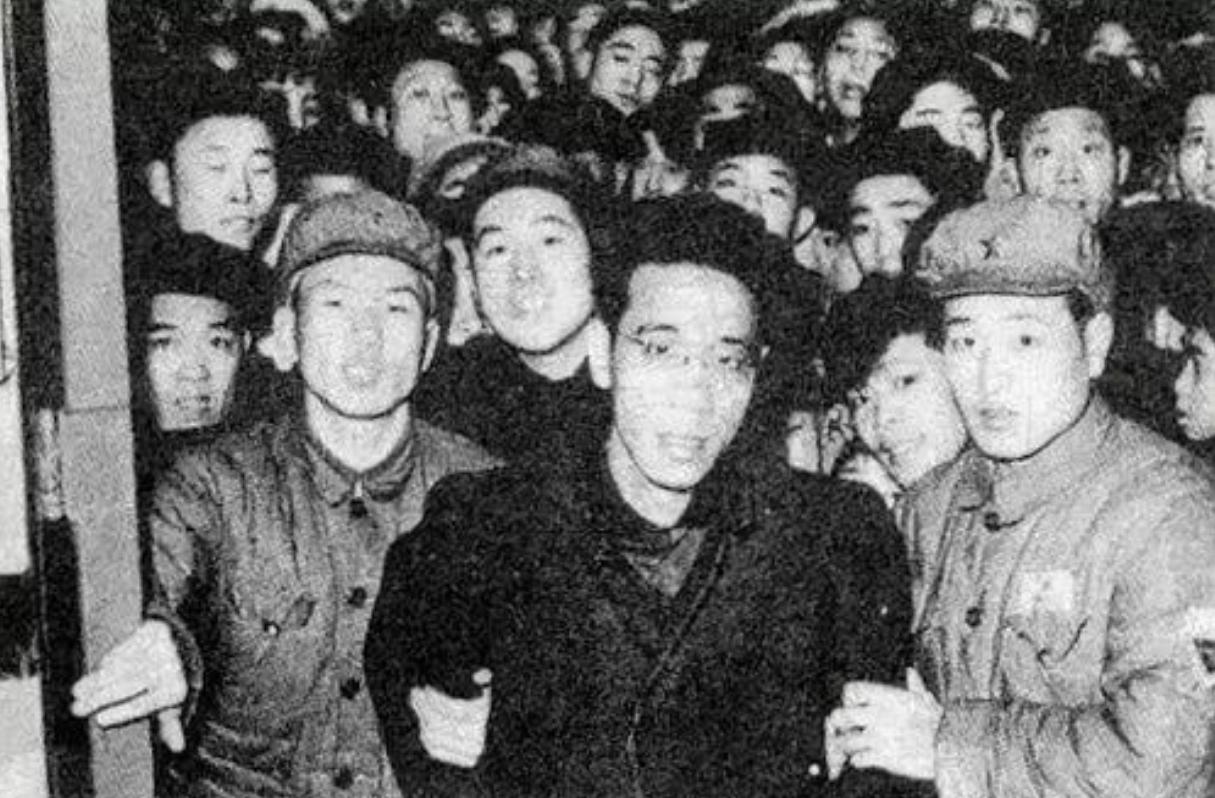 3年赚26亿，卖假药给志愿军，此事惊动毛主席，王康年什么下场？