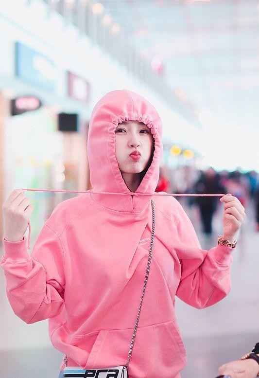 虞书欣同款粉蓝蓬蓬裙测评,虞书欣丸子头蓝色衣服