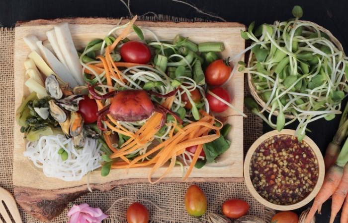 酸菜竹笋面条,竹笋营养面条