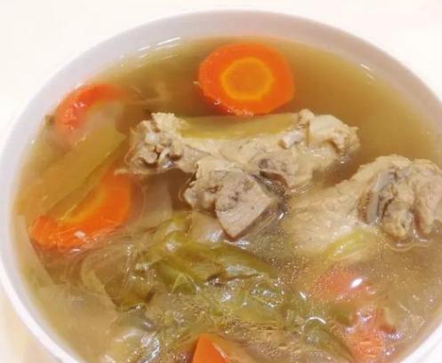 猪骨头熬汤能浇花吗,熬酥的猪骨能当肥料吗