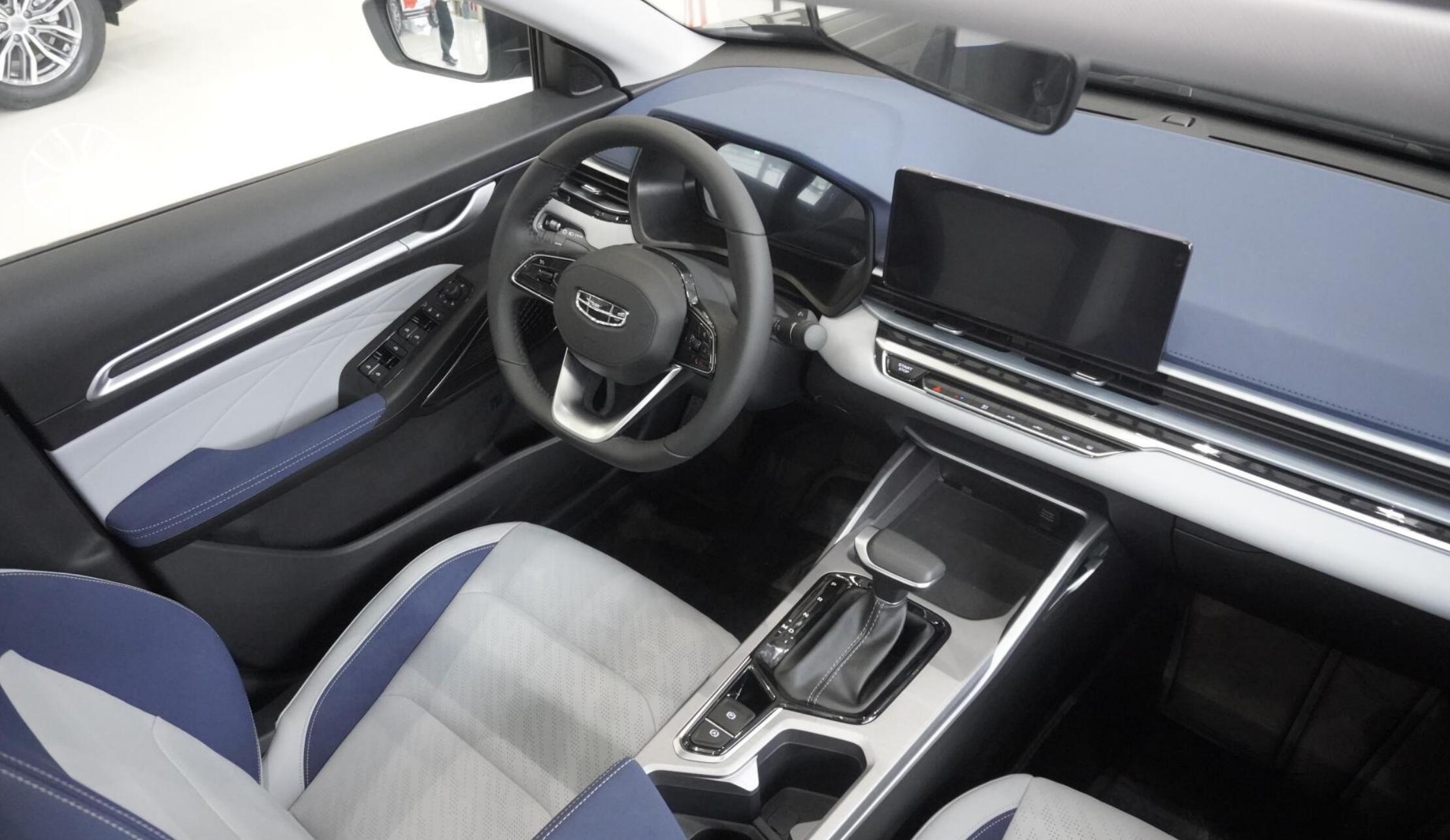 到店实拍吉利帝豪,吉利帝豪高配和星瑞低配