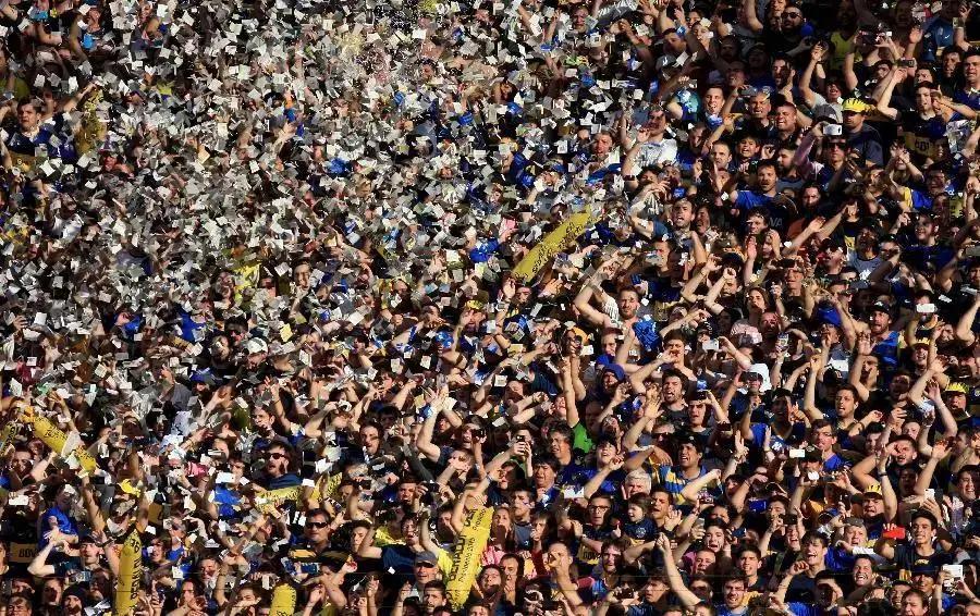 藏在足球里的秘密,藏在球衣中的秘密