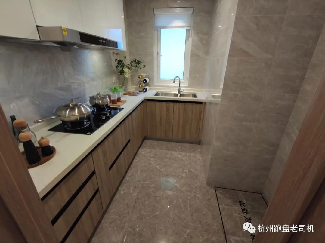 杭州临平奥特莱斯旁边楼盘 (临平奥特莱斯对面的叠墅)