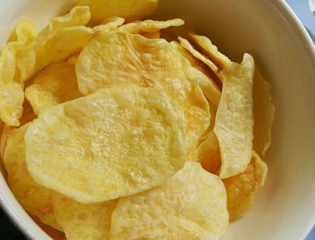 薯片微波炉做法,用微波炉做薯片家庭版简单做法