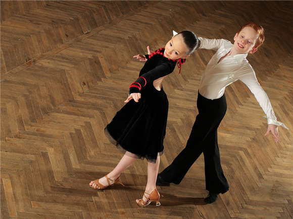 为什么学拉丁舞的女生容易早熟,孩子跳拉丁舞真的会早熟吗