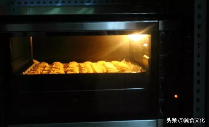 两个鸡蛋一碗面粉教你做香酥饼干,自制入门级饼干