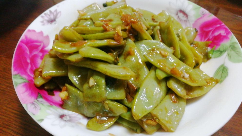 中秋国庆双节快乐丰盛的家宴,国庆中秋双节同庆晚餐