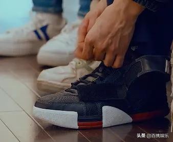 风犬少年的天空12集简介,风犬少年的天空几几年上映