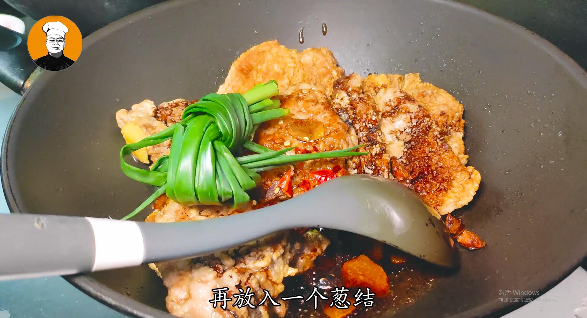 在家也能做大厨，红烧大排正确做法，鲜嫩入味，连吃3块不会腻