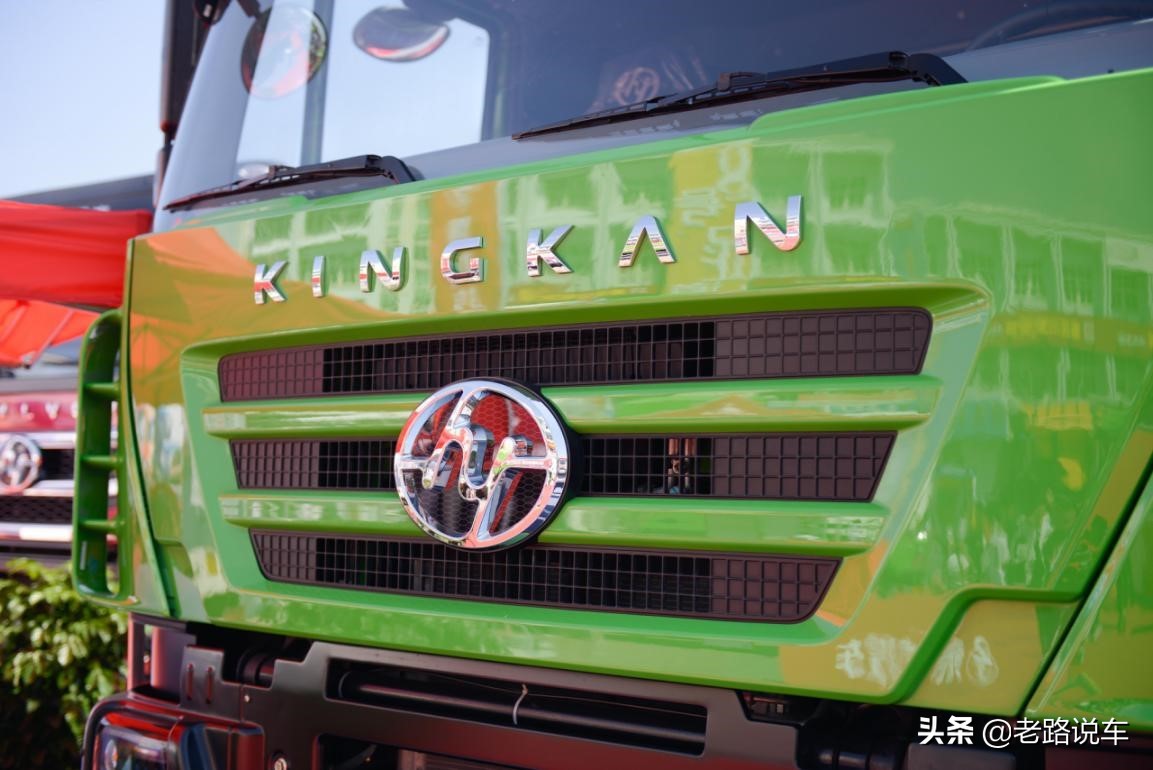 18款红岩杰狮c500渣土车,杰狮渣土车容易断大梁不