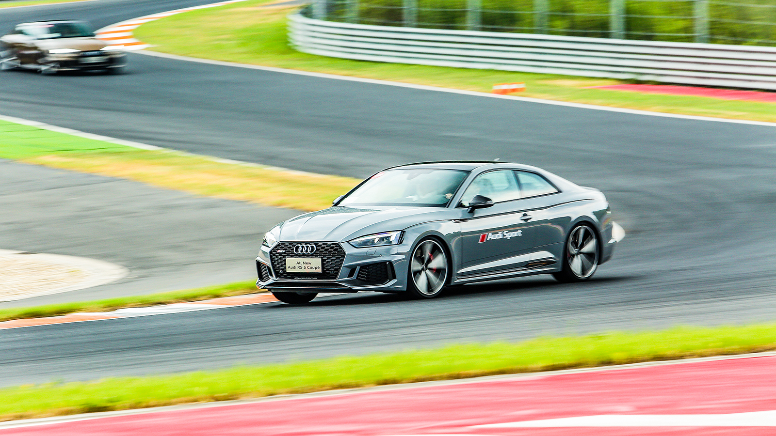 奥迪≠推头王！四驱或许真的挺香