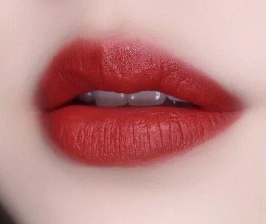 适合秋季的口红推荐大牌,秋冬妆容质感都靠雾面口红