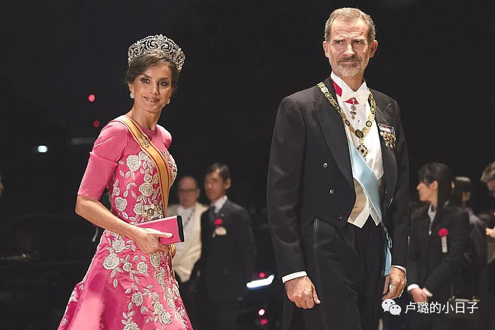 英国女王戴的超级超级珍贵的王冠,各国女王加冕皇冠图片