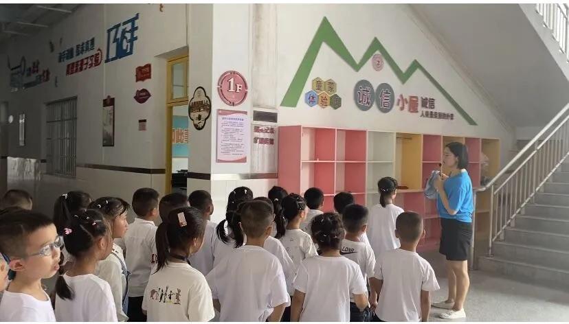 武隆区第二实验小学开学典礼,武隆第二实验小学2016级